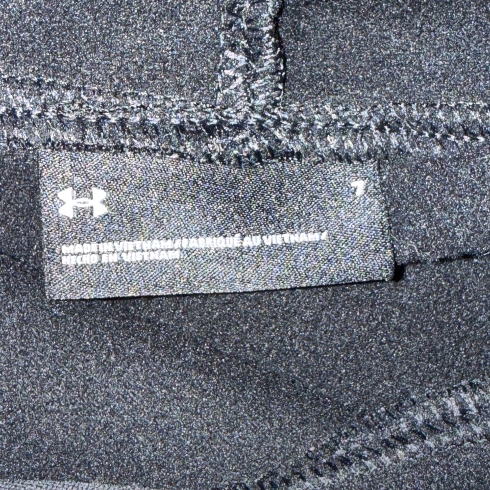 Under Armour Boys’ Black Logo Hoodie Size 7 - Picture 2 of 4